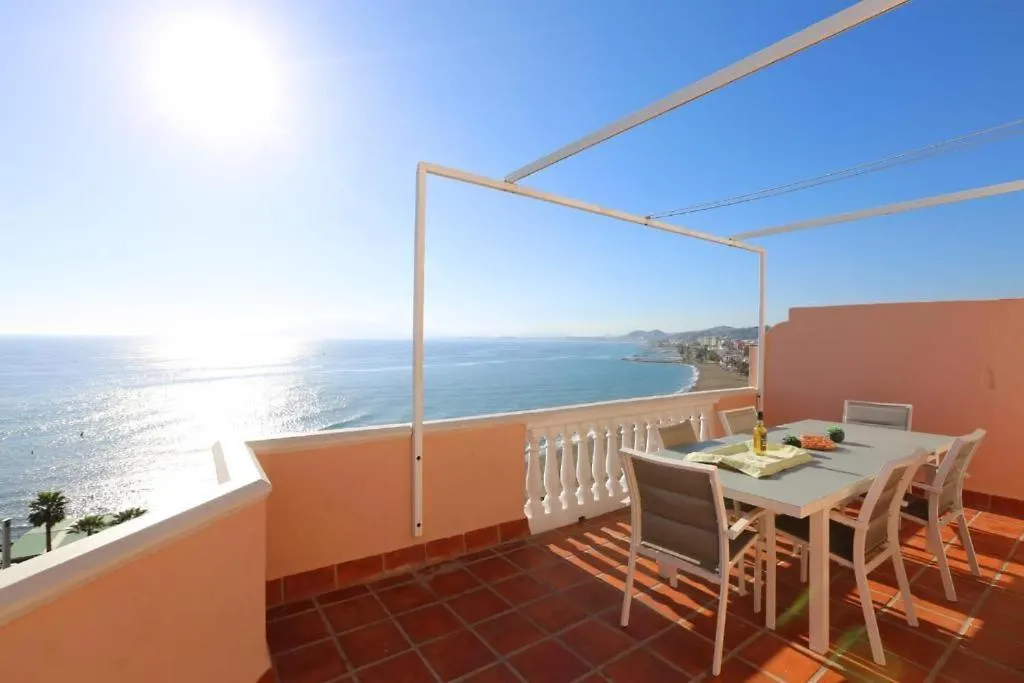 Magnificent Holiday 5 Bedroom Villa In Beach Front Málaga