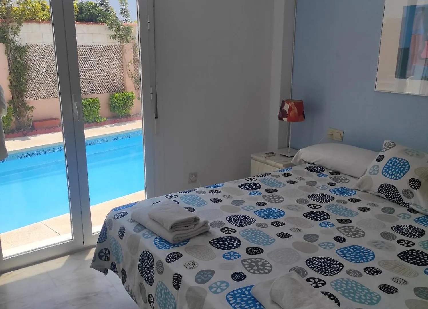 Magnificent Holiday 5 Bedroom Villa In Beach Front Málaga 0*,  Spanien