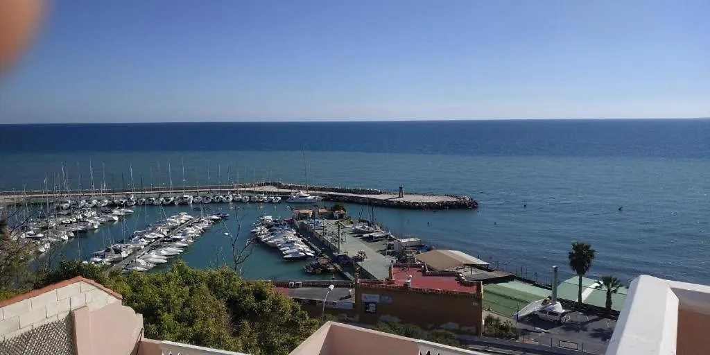 Magnificent Holiday 5 Bedroom Villa In Beach Front Málaga