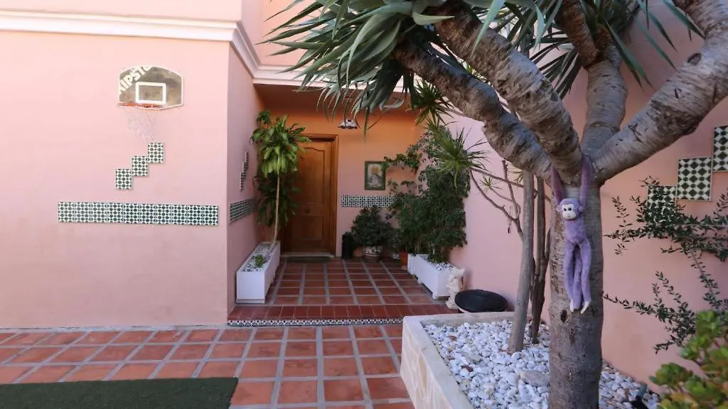 Magnificent Holiday 5 Bedroom Villa In Beach Front Malaga